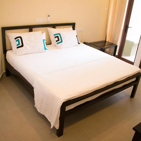 Saninro Hotel - Ragama Esterno foto