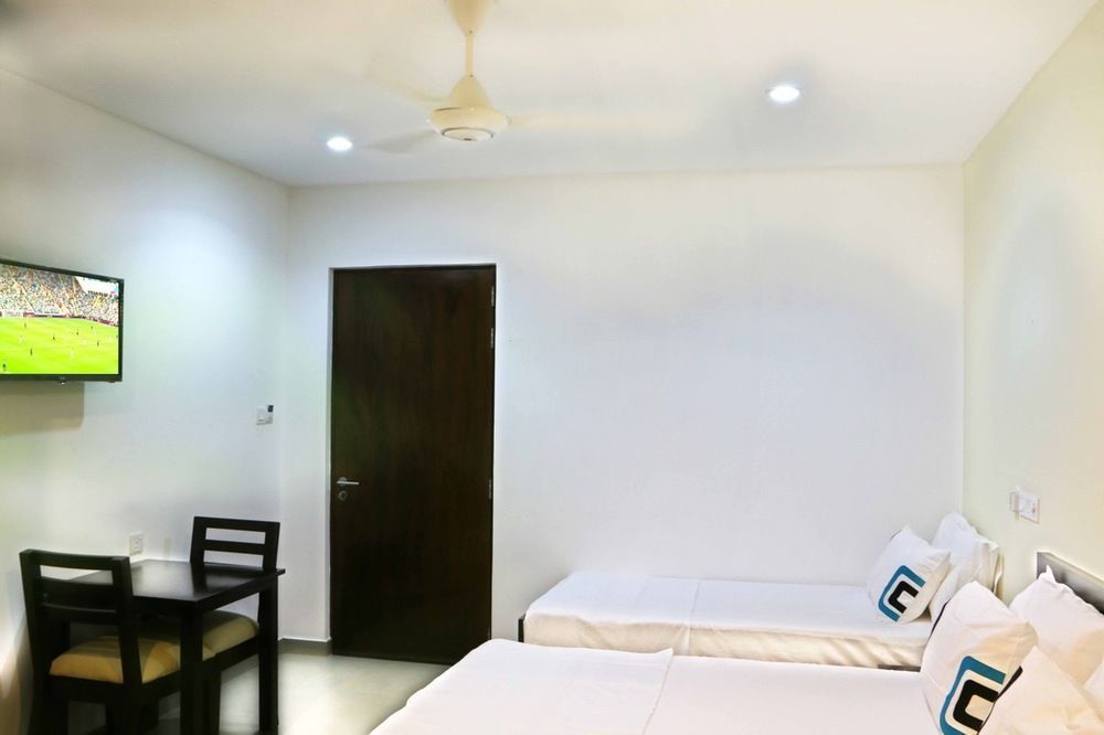Saninro Hotel - Ragama Esterno foto