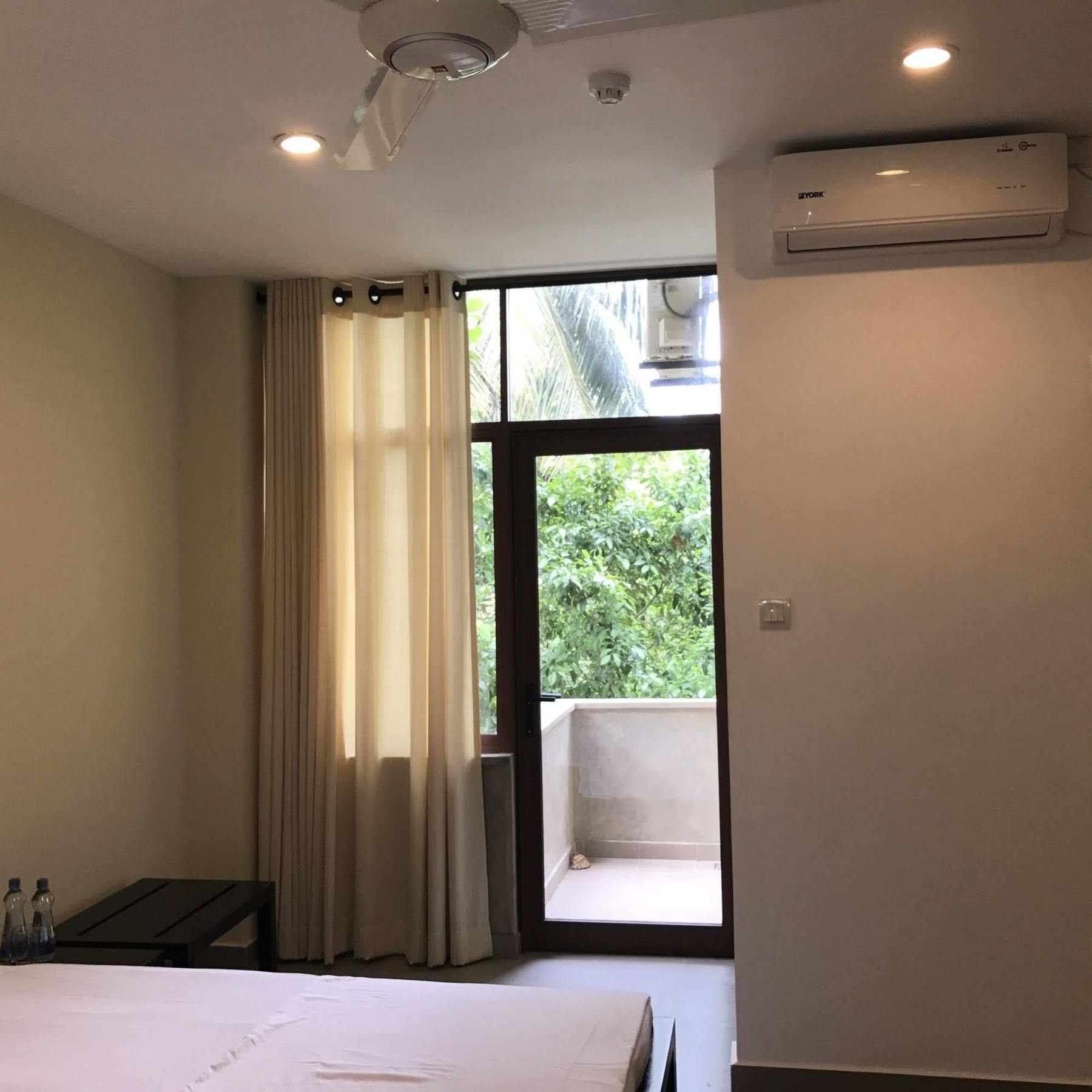 Saninro Hotel - Ragama Esterno foto