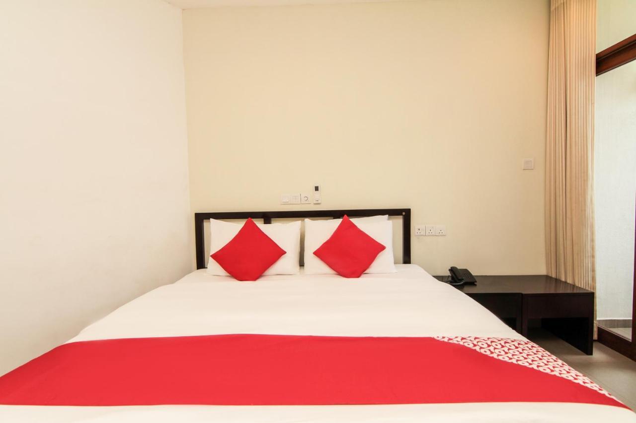 Saninro Hotel - Ragama Esterno foto